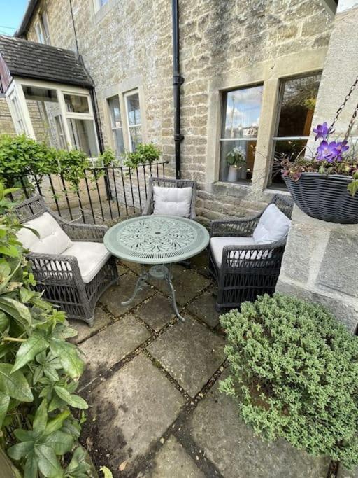 Hebe Cottage - Idyllic And Homely With Attention To Detail Atworth Экстерьер фото