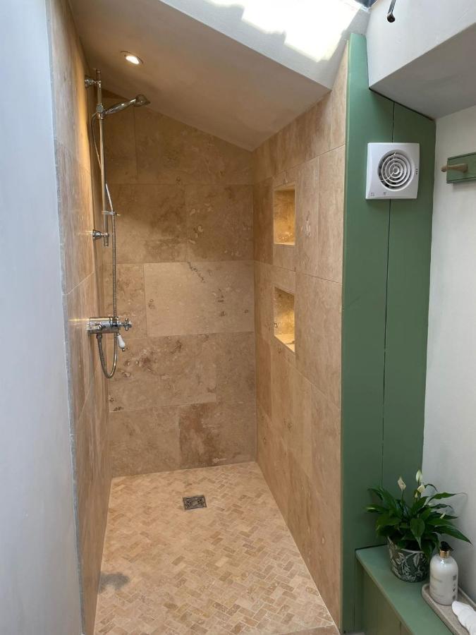 Hebe Cottage - Idyllic And Homely With Attention To Detail Atworth Экстерьер фото